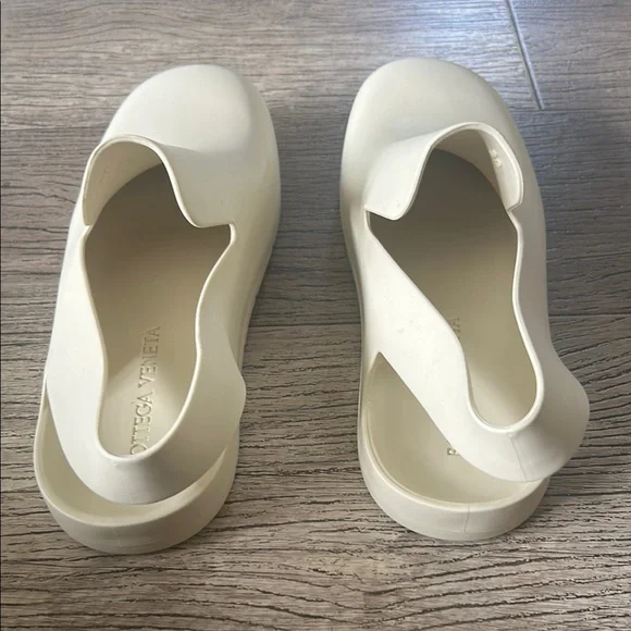 Bottega Veneta Clogs - Picture 5 of 17